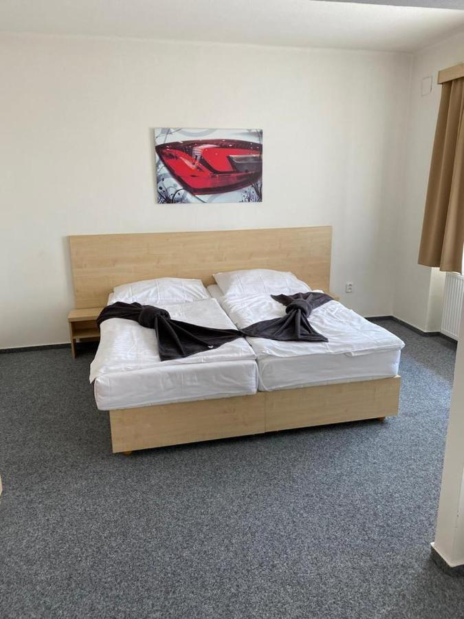 Mestsky Hotel Bobik Volary Eksteriør bilde